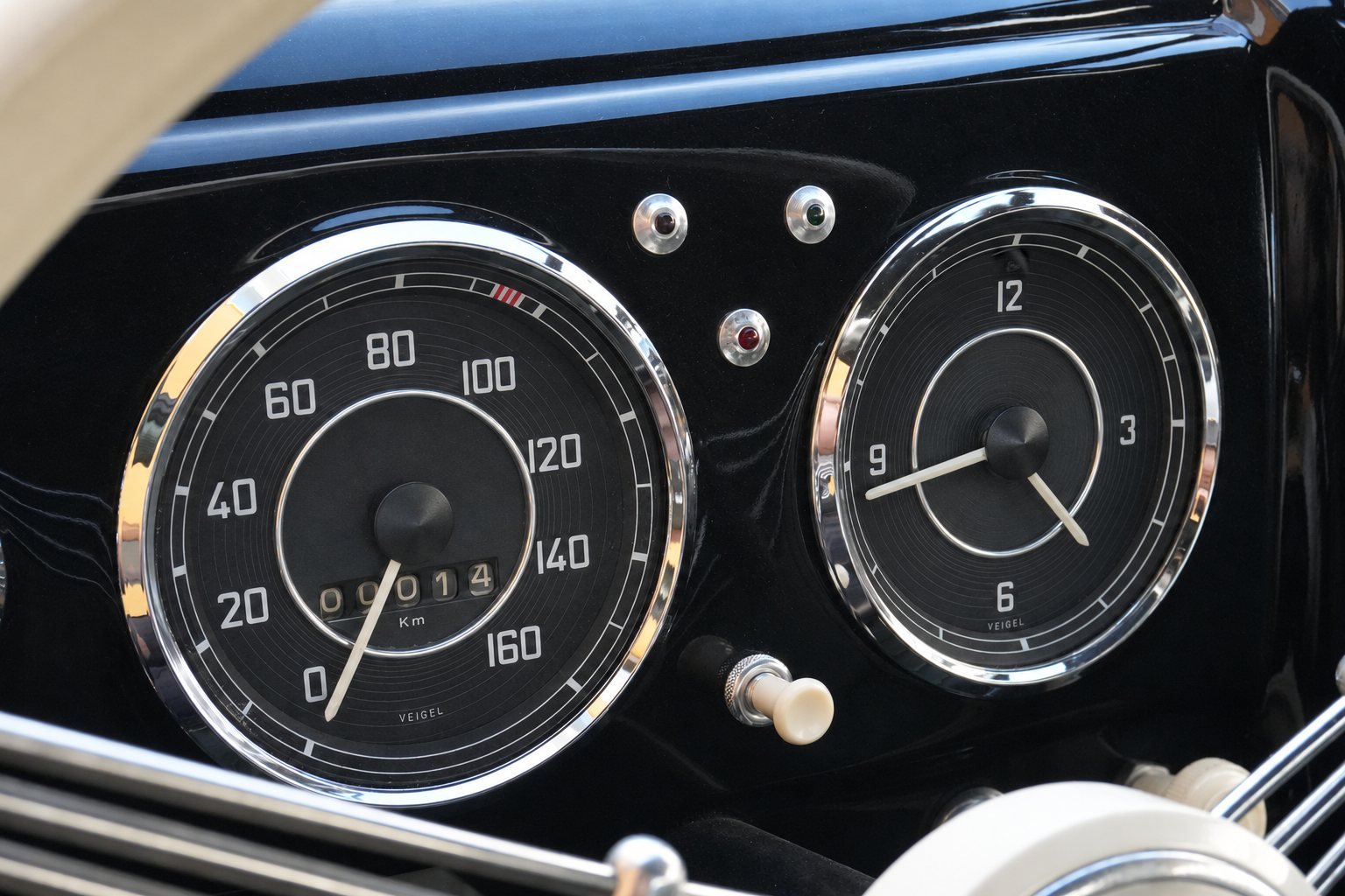Tachimetro e orologio della Porsche 356 Split Coupé del 1950