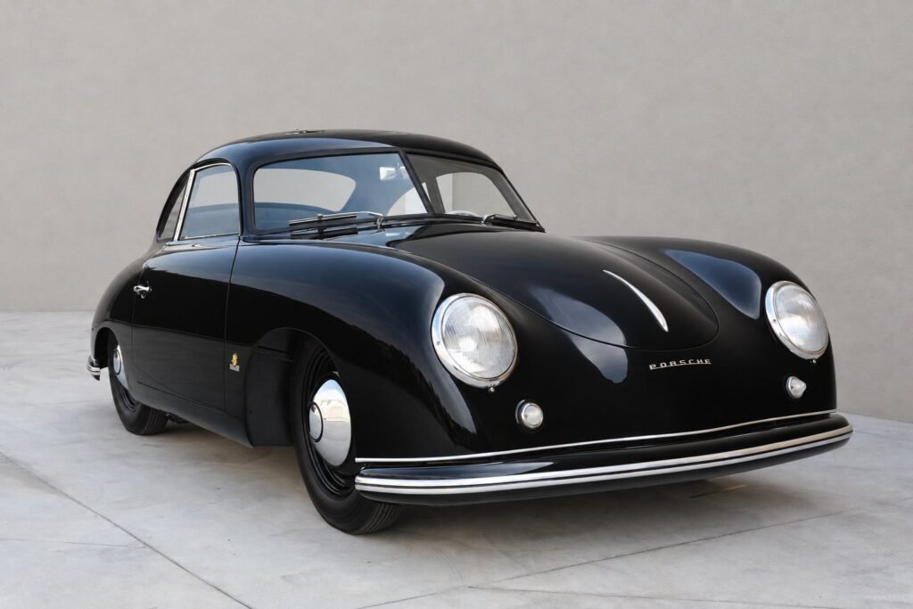 Porsche 356 Split Coupé del 1950 nera, tre quarti anteriore, atelier SC Classic