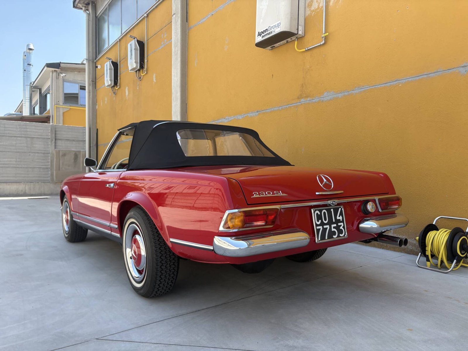 Mercedes-Benz 230 SL Pagoda W113 del 1964 in vendita presso SC Classic — vista posteriore