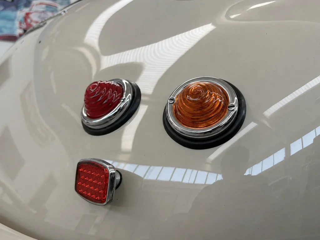Fanali posteriori circolari e catarifrangente della Porsche 356 Pre-A Cabriolet 1953