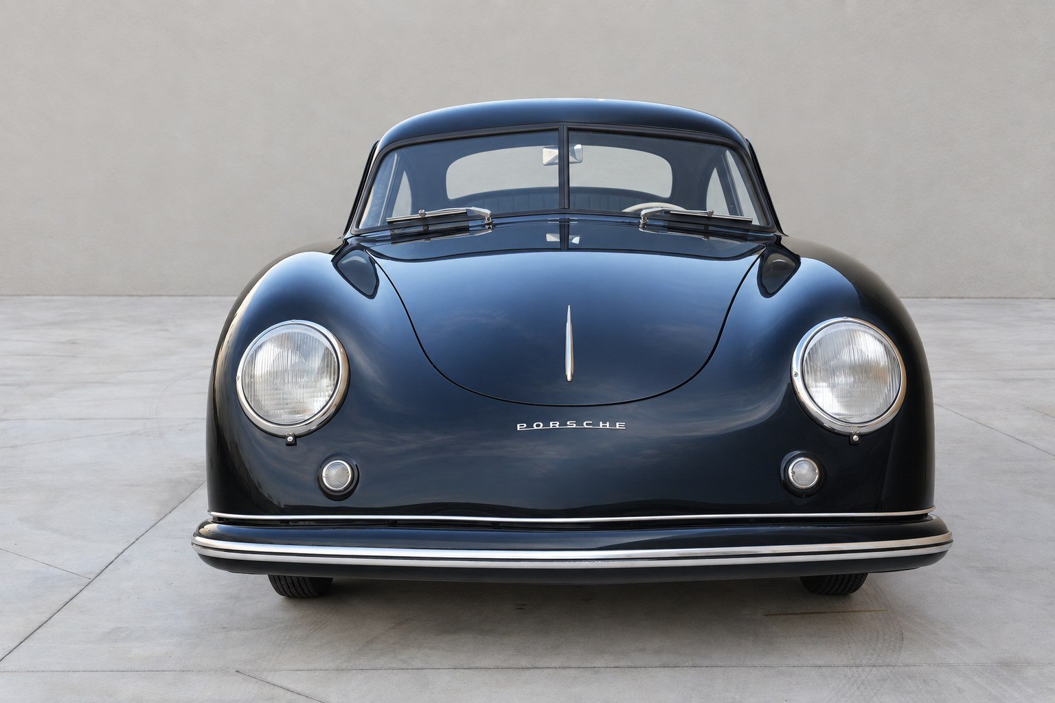 Vista frontale della Porsche 356 Split Coupé del 1950