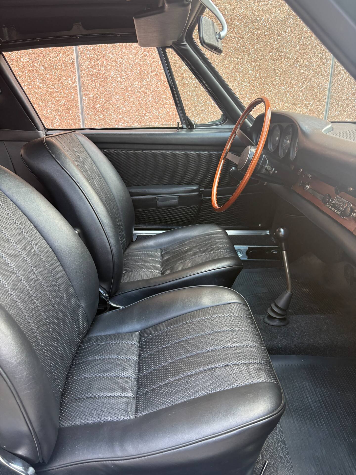 Porsche 912 Targa Soft Window von 1968 im Angebot bei SC Classic — Innenraum