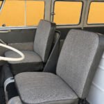 Volkswagen T1 Deluxe del 1966 — sedili anteriori originali