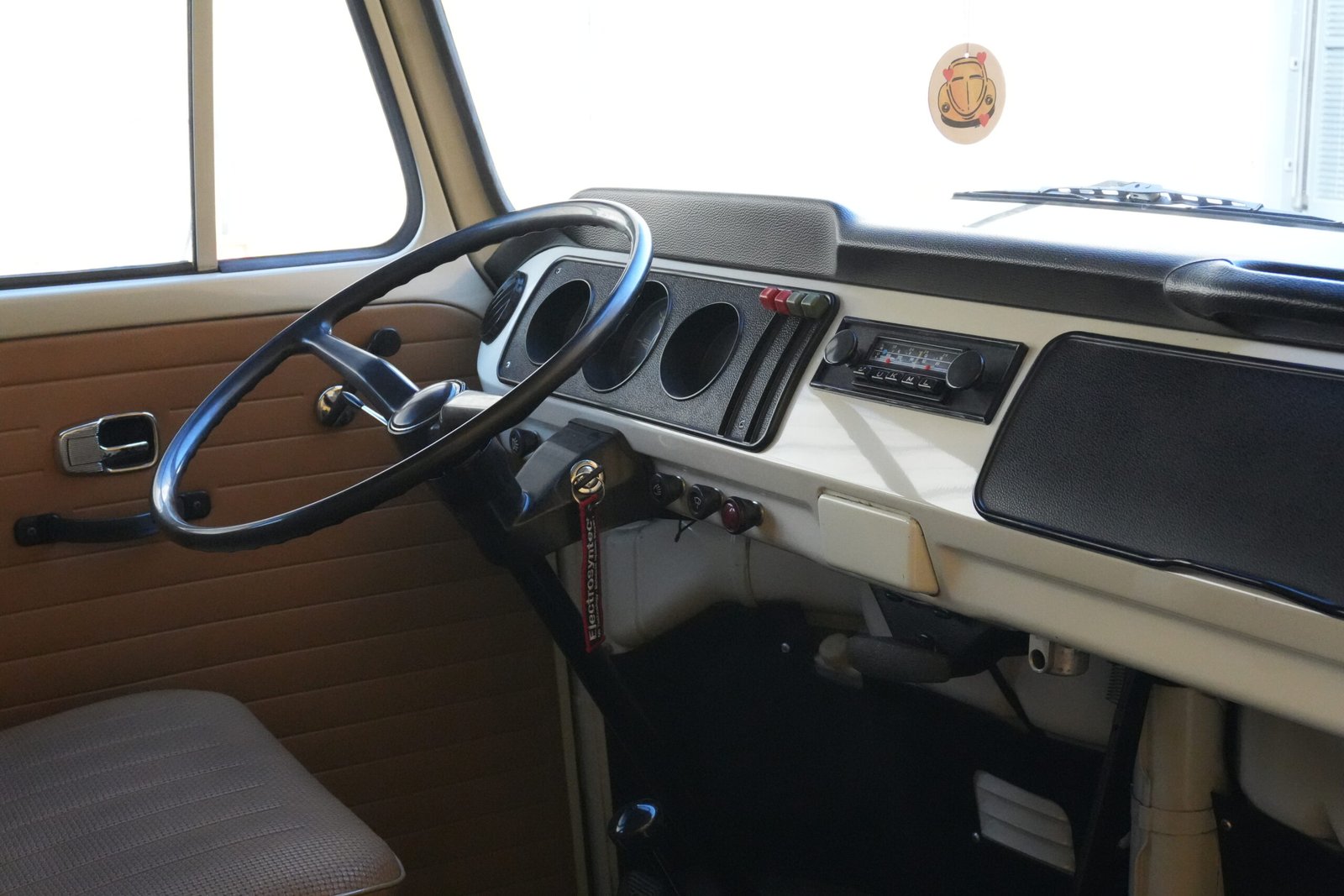 Posto guida del Volkswagen T2a Minibus del 1967