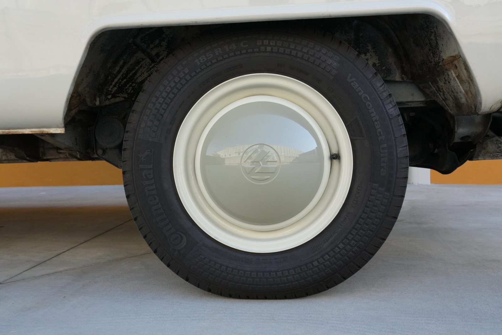 Ruota del Volkswagen T2a Minibus del 1967