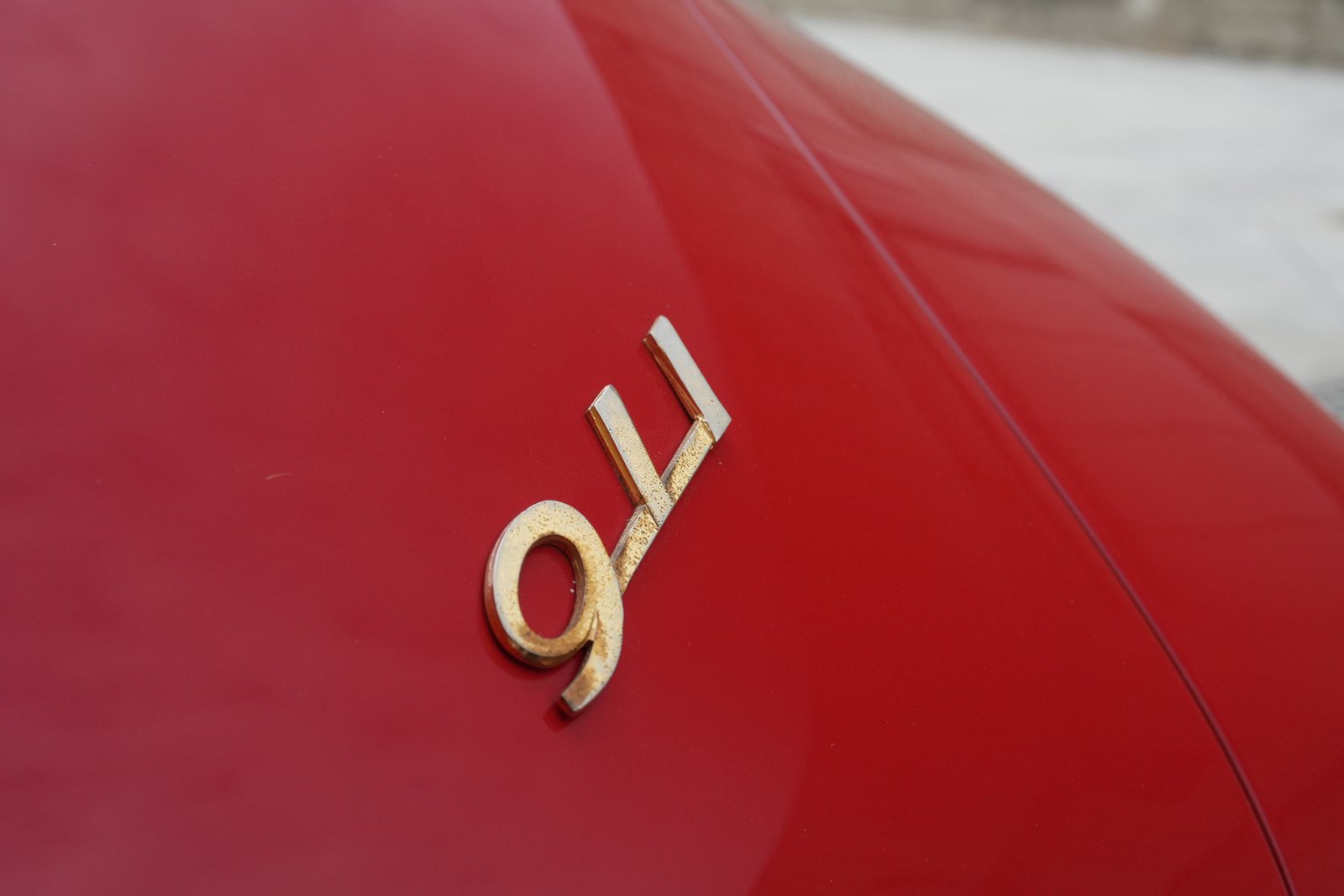 Scritta 911 sulla Porsche 911 2.0 Coupé del 1965